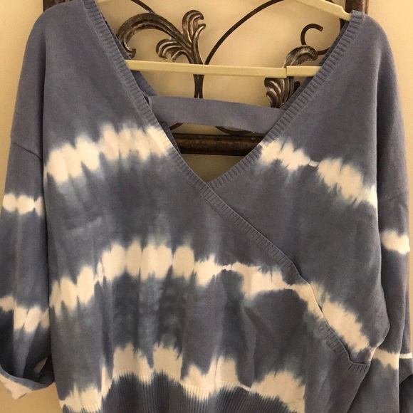 Tie dyed V neck sweater. Fate sold by VICI - Picture 3 of 5